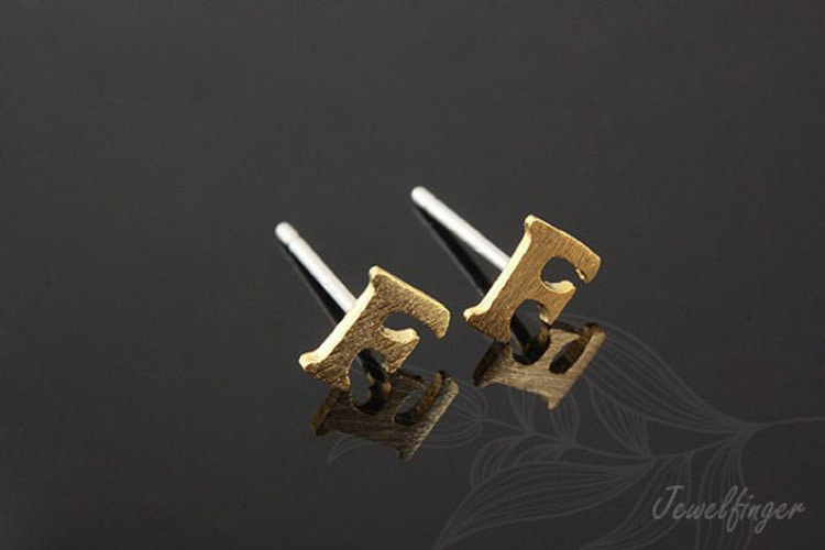 K1214-금도금 스지 이니셜 귀고리 F 은침 (1쌍)